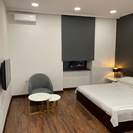Unique Studio Close To Cascade 예레반 외부 사진