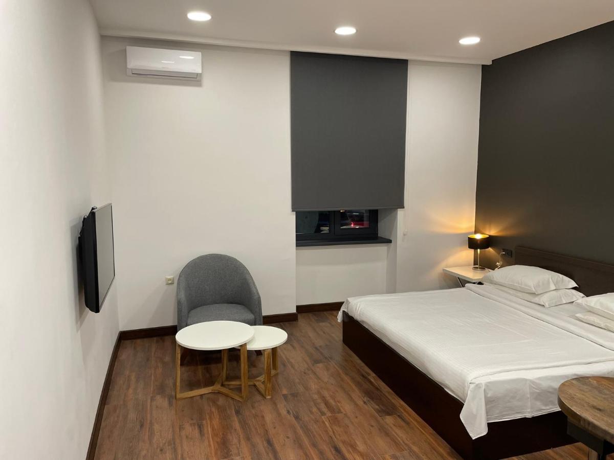 Unique Studio Close To Cascade 예레반 외부 사진